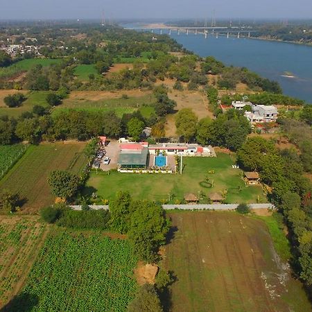 מלון Vasad Krishna Farm מראה חיצוני תמונה